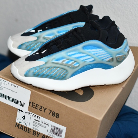 Adidas yeezy 700 - Picture 2 of 4